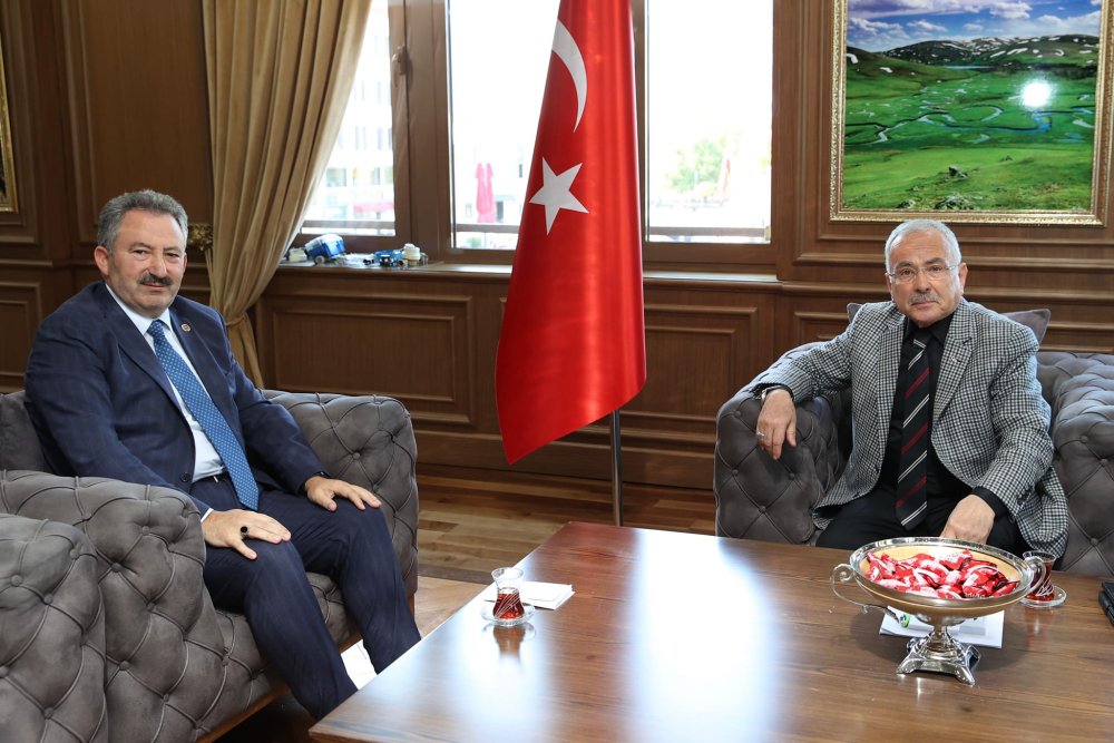 BÜYÜKŞEHİR BELEDİYE BAŞKANIMIZI ZİYARET ETTİK.