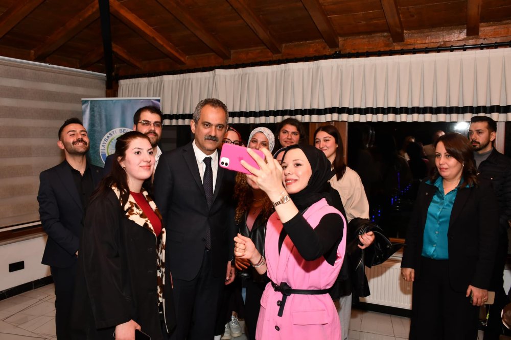 GENÇLERİMİZLE FİKİR VE SOHBET DOLU BİR AKŞAM SOHBETİ..