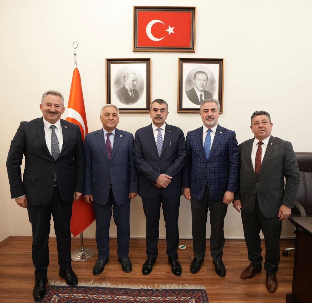 MİLLÎ EĞİTİM BAKANIMIZ SAYIN YUSUF TEKİN’İ ZİYARET ETTİK
