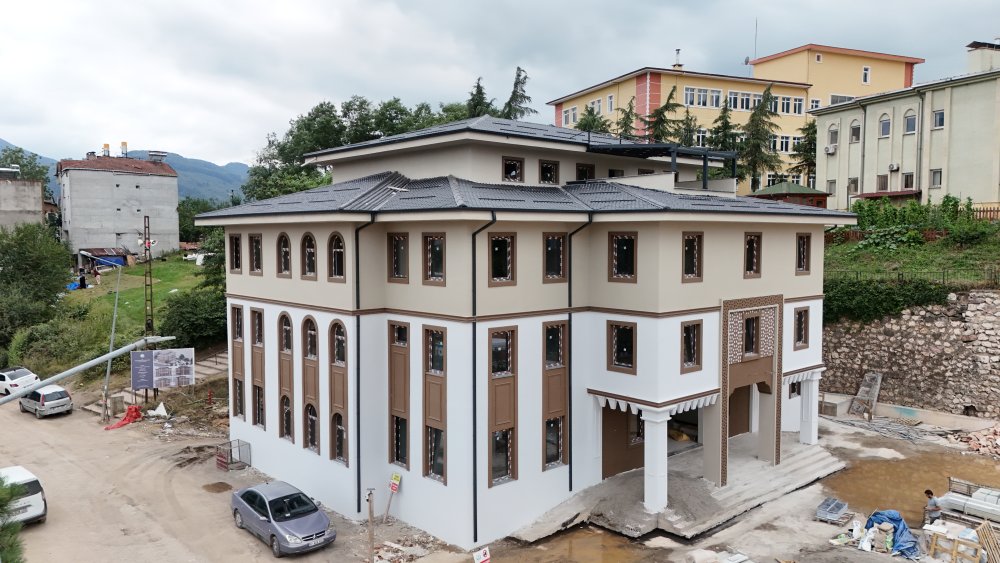 AYBASTI’MIZA YAKIŞAN YENİ HİZMET BİNAMIZDA ÇALIŞMALAR TÜM HIZIYLA DEVAM EDİYOR